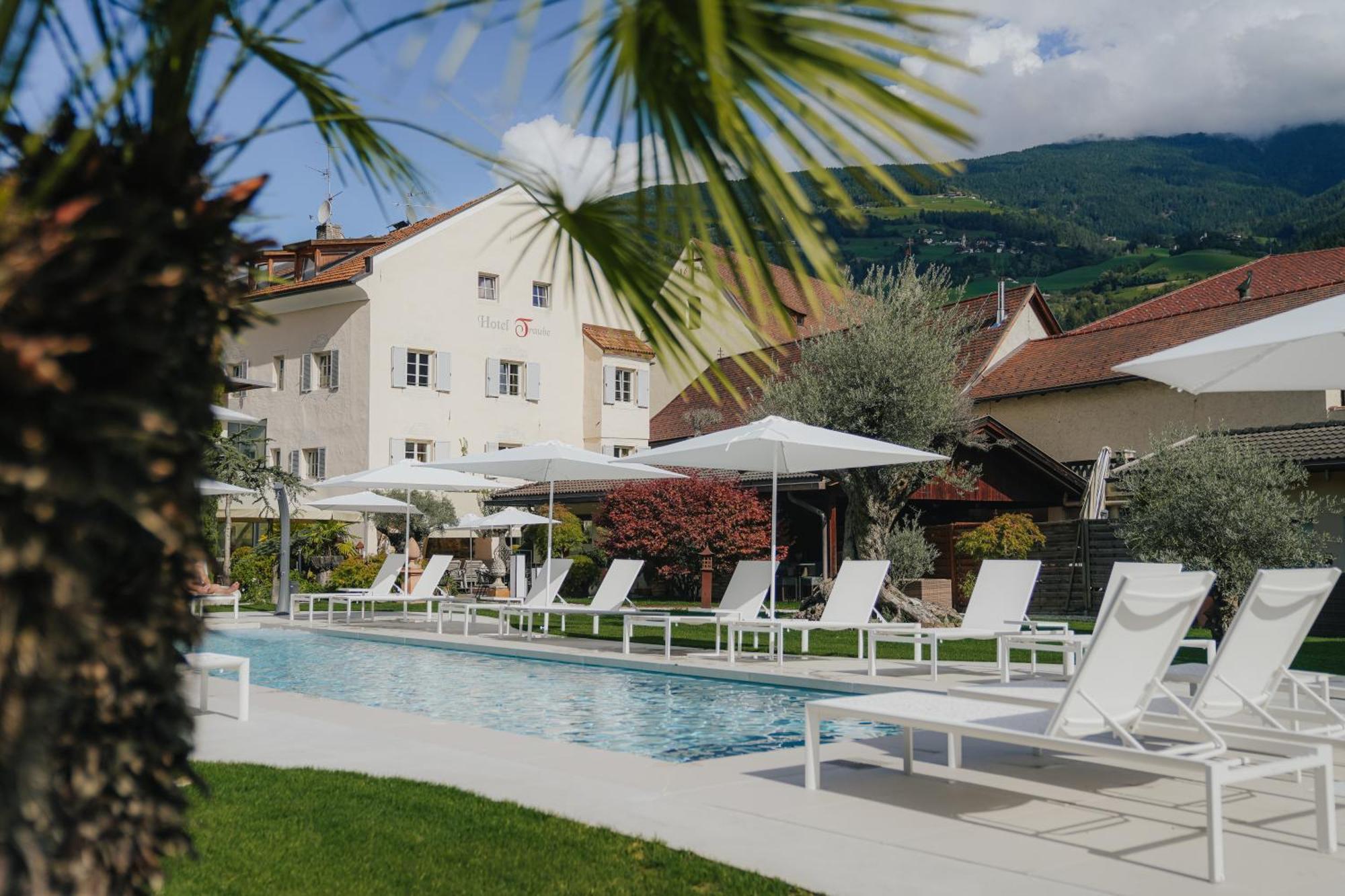 Hotel Traube Брессаноне Экстерьер фото