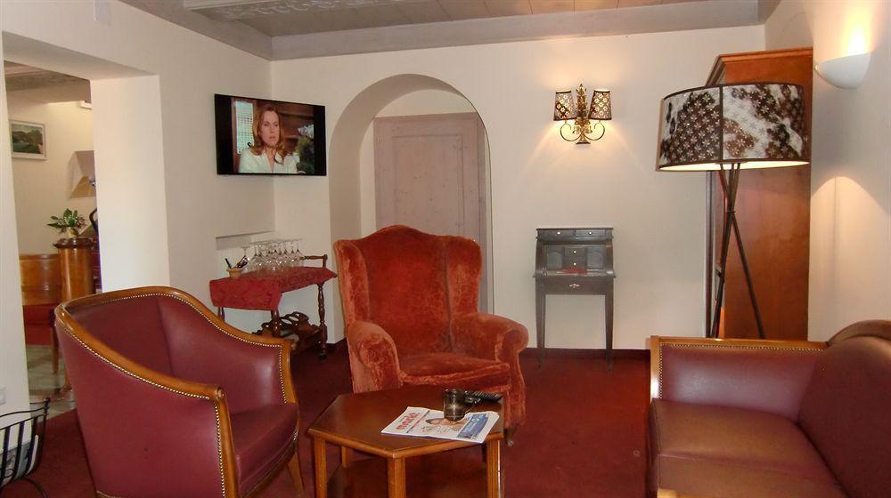 Hotel Traube Брессаноне Экстерьер фото