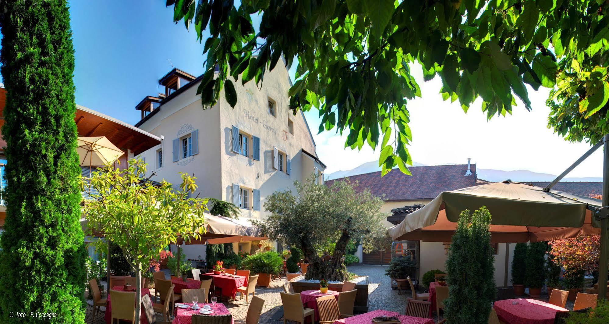 Hotel Traube Брессаноне Экстерьер фото