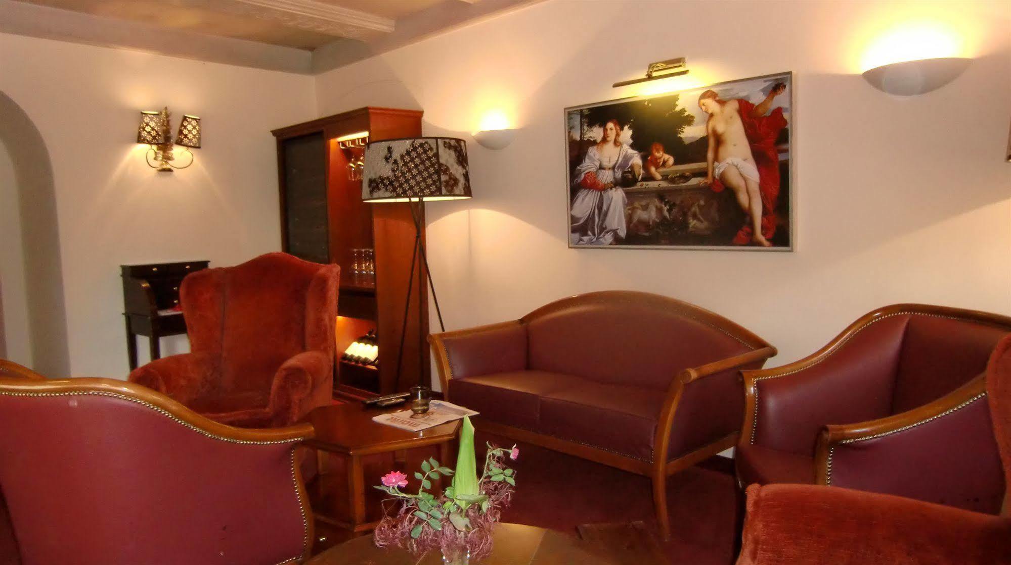 Hotel Traube Брессаноне Экстерьер фото